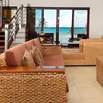 One of our most popular&luxurious El Faro condos Coral 303